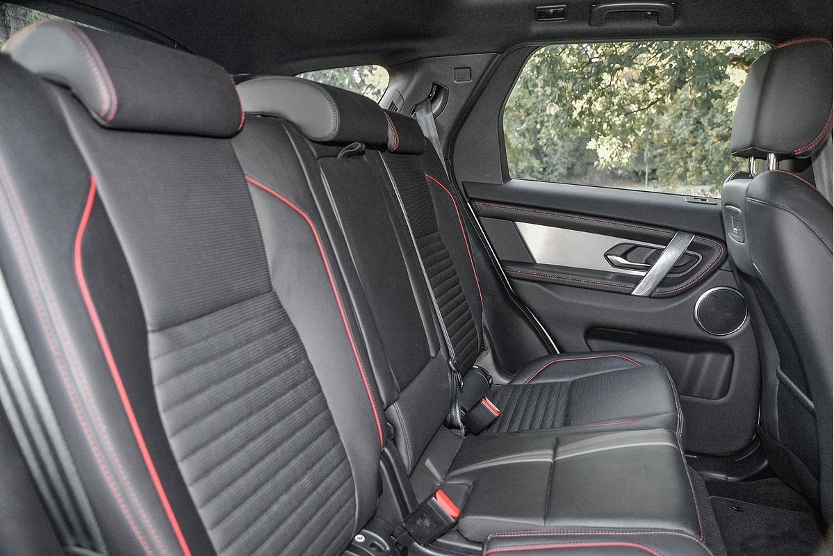 2022 Land Rover Discovery Sport P250 R-Dynamic SE L550