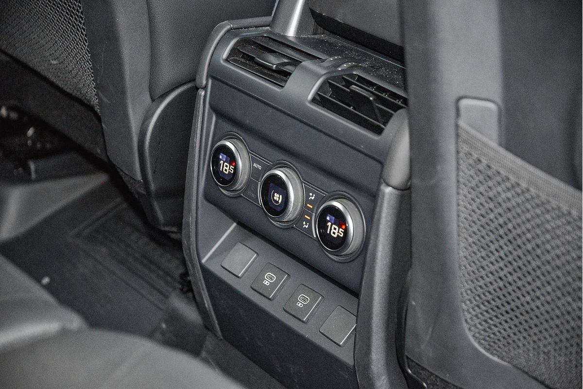 2024 Land Rover Defender 110 P300 S L663