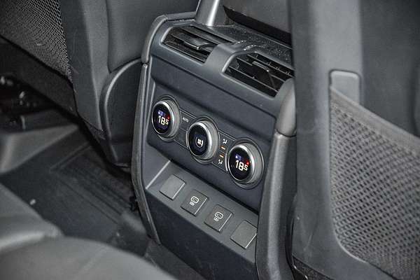 2024 Land Rover Defender 110 P300 S L663