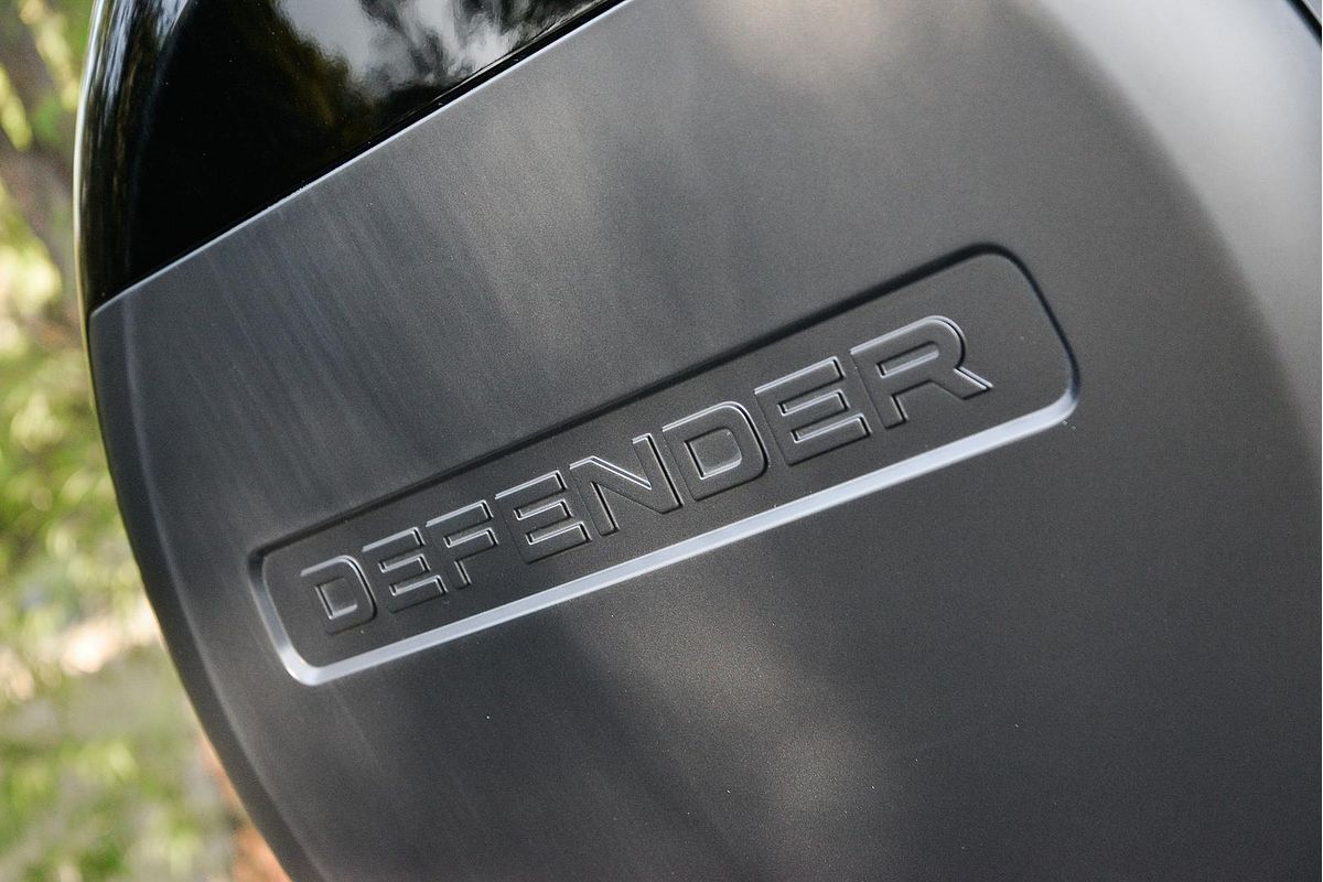 2024 Land Rover Defender 130 P400 Outbound L663