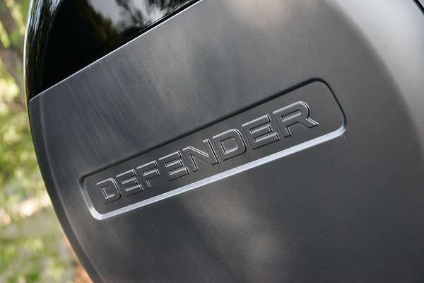2024 Land Rover Defender 130 P400 Outbound L663