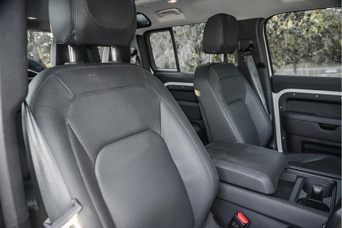 2024 Land Rover Defender 110 P300 S L663