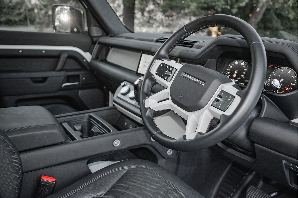 2024 Land Rover Defender 110 P300 S L663