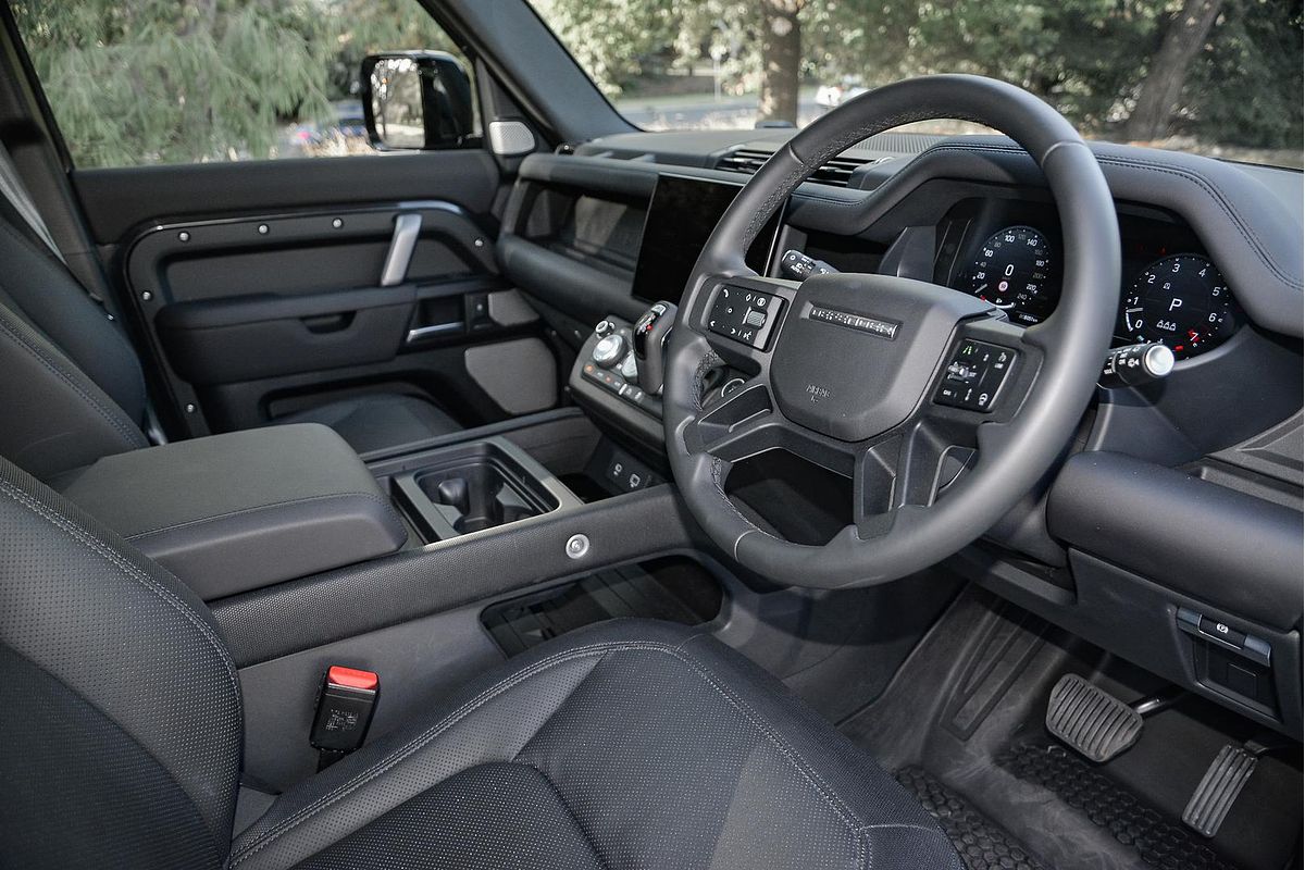 2024 Land Rover Defender 130 P400 Outbound L663