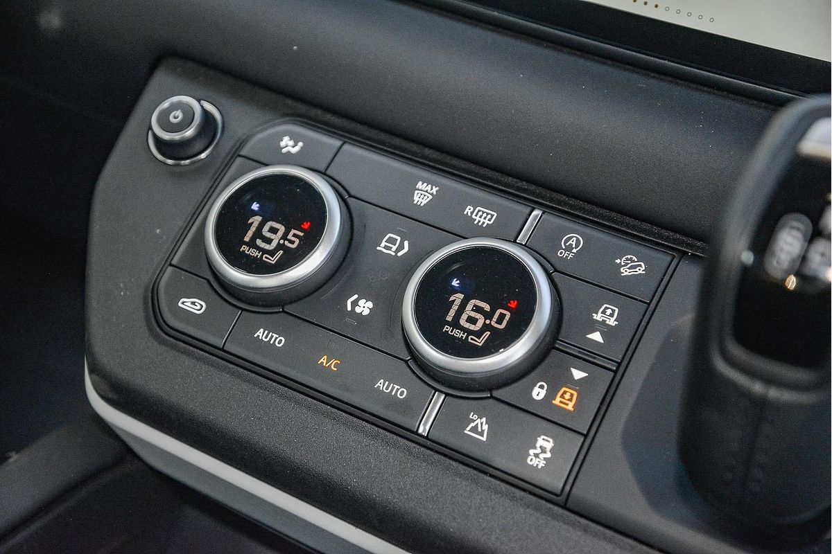 2024 Land Rover Defender 110 P300 S L663