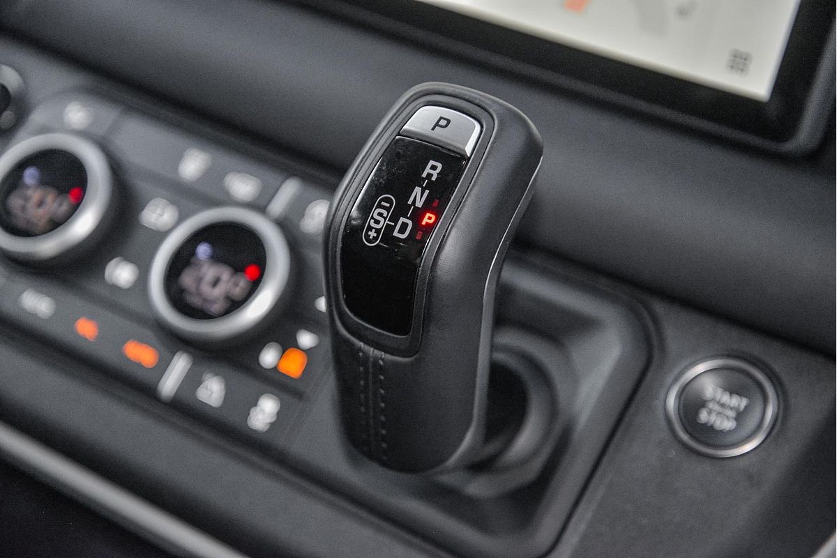 2024 Land Rover Defender 110 P300 S L663
