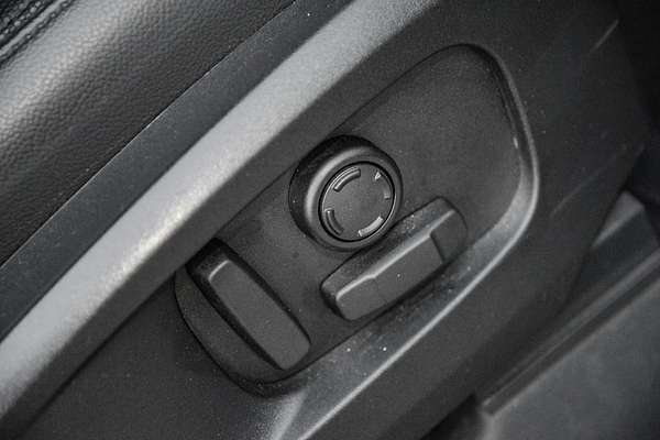 2023 Land Rover Defender 110 P400e X-Dynamic SE L663