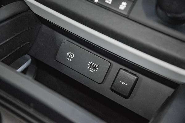 2024 Land Rover Defender 110 P300 S L663