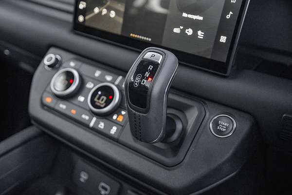 2024 Land Rover Defender 130 P400 Outbound L663