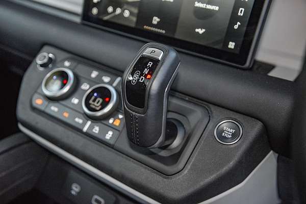 2023 Land Rover Defender 110 P400e X-Dynamic SE L663