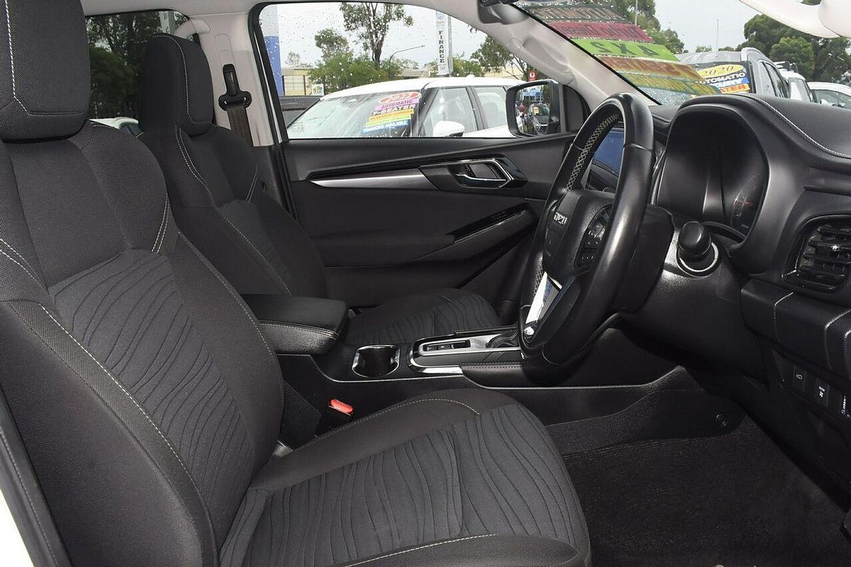 2022 Isuzu MU-X LS-U