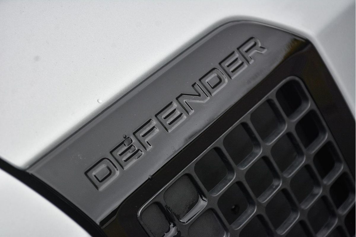 2024 Land Rover Defender 110 P300 S L663