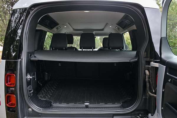 2024 Land Rover Defender 110 P300 S L663
