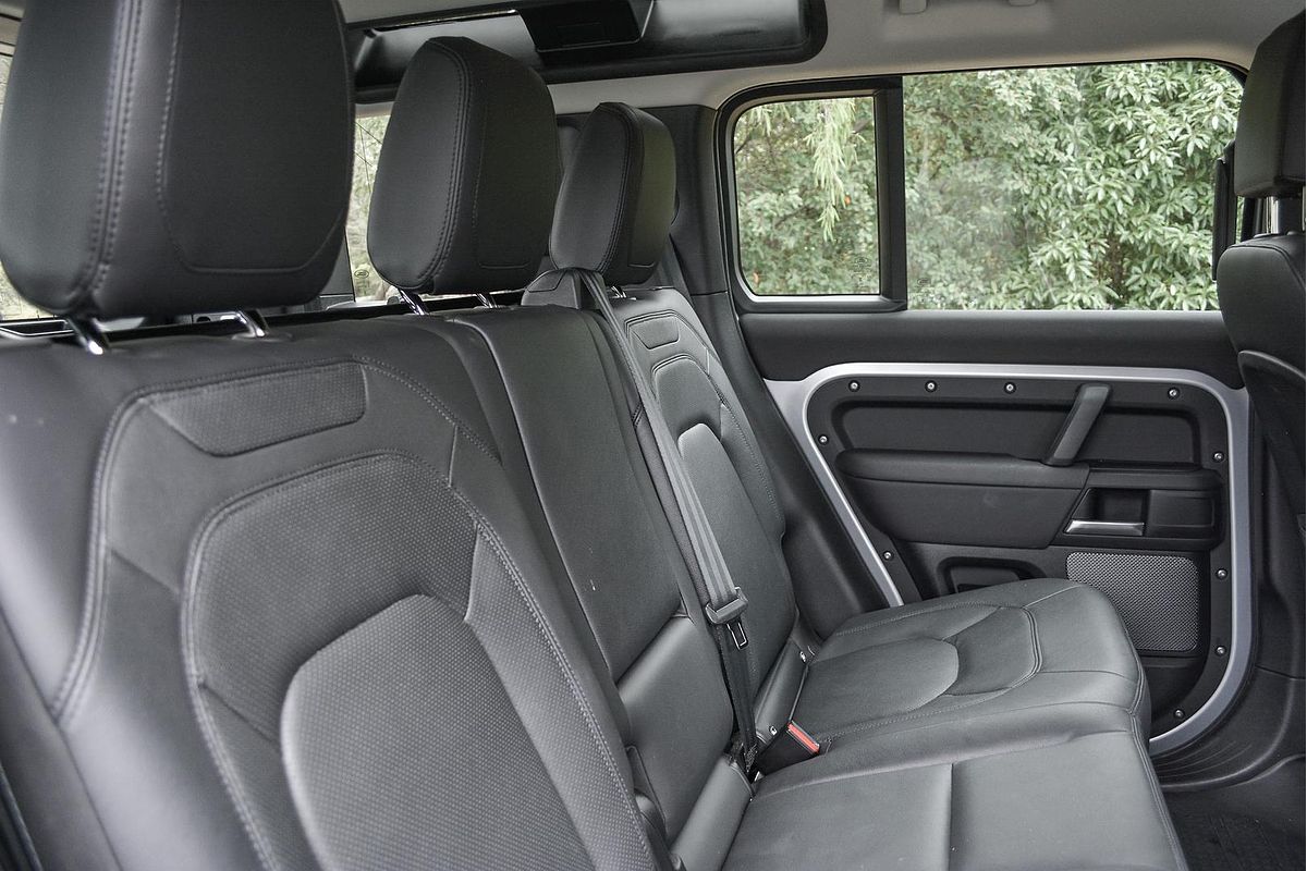 2024 Land Rover Defender 110 P300 S L663