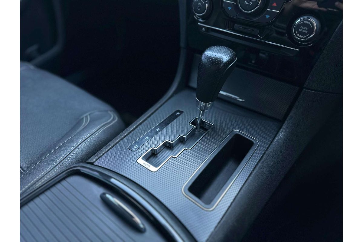 2014 Chrysler 300 SRT-8 Core LX
