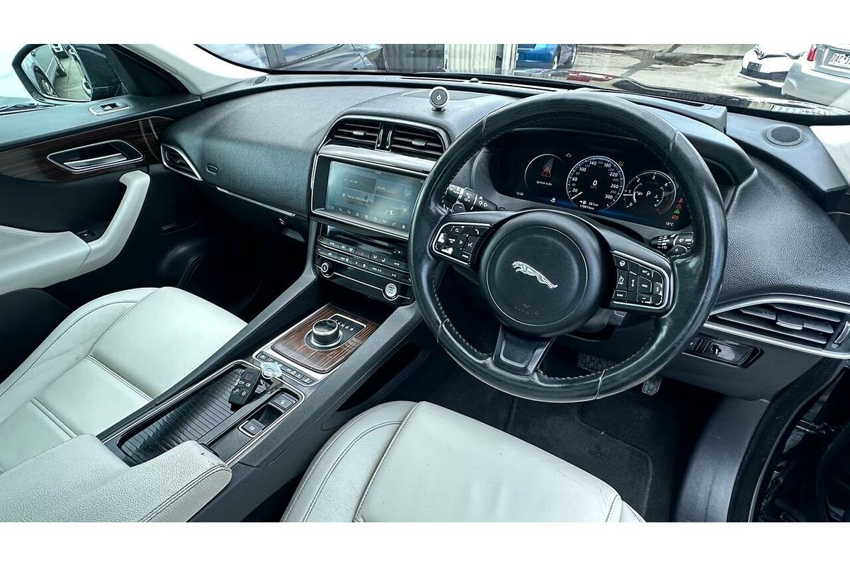 2016 Jaguar F-PACE 20d Prestige X761