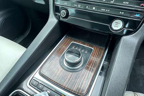 2016 Jaguar F-PACE 20d Prestige X761