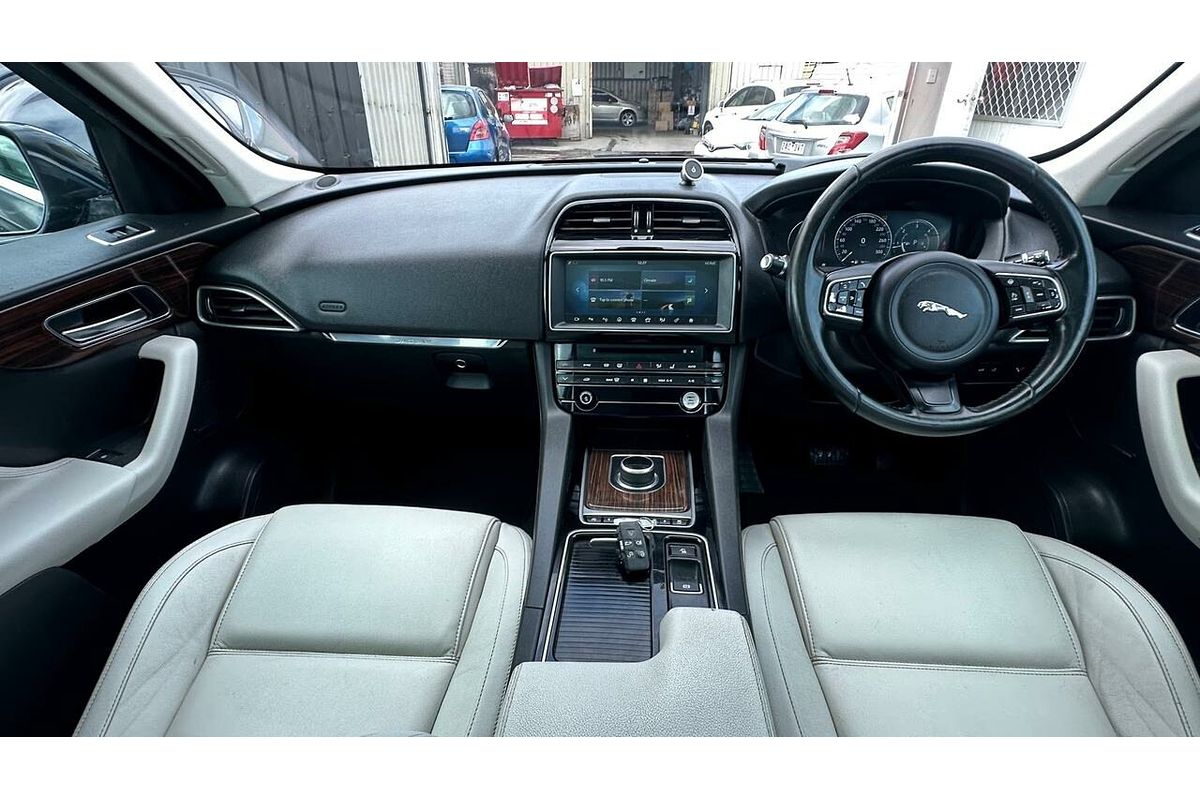 2016 Jaguar F-PACE 20d Prestige X761