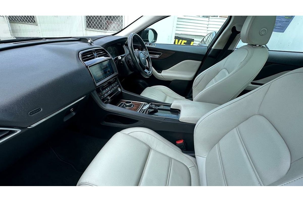 2016 Jaguar F-PACE 20d Prestige X761