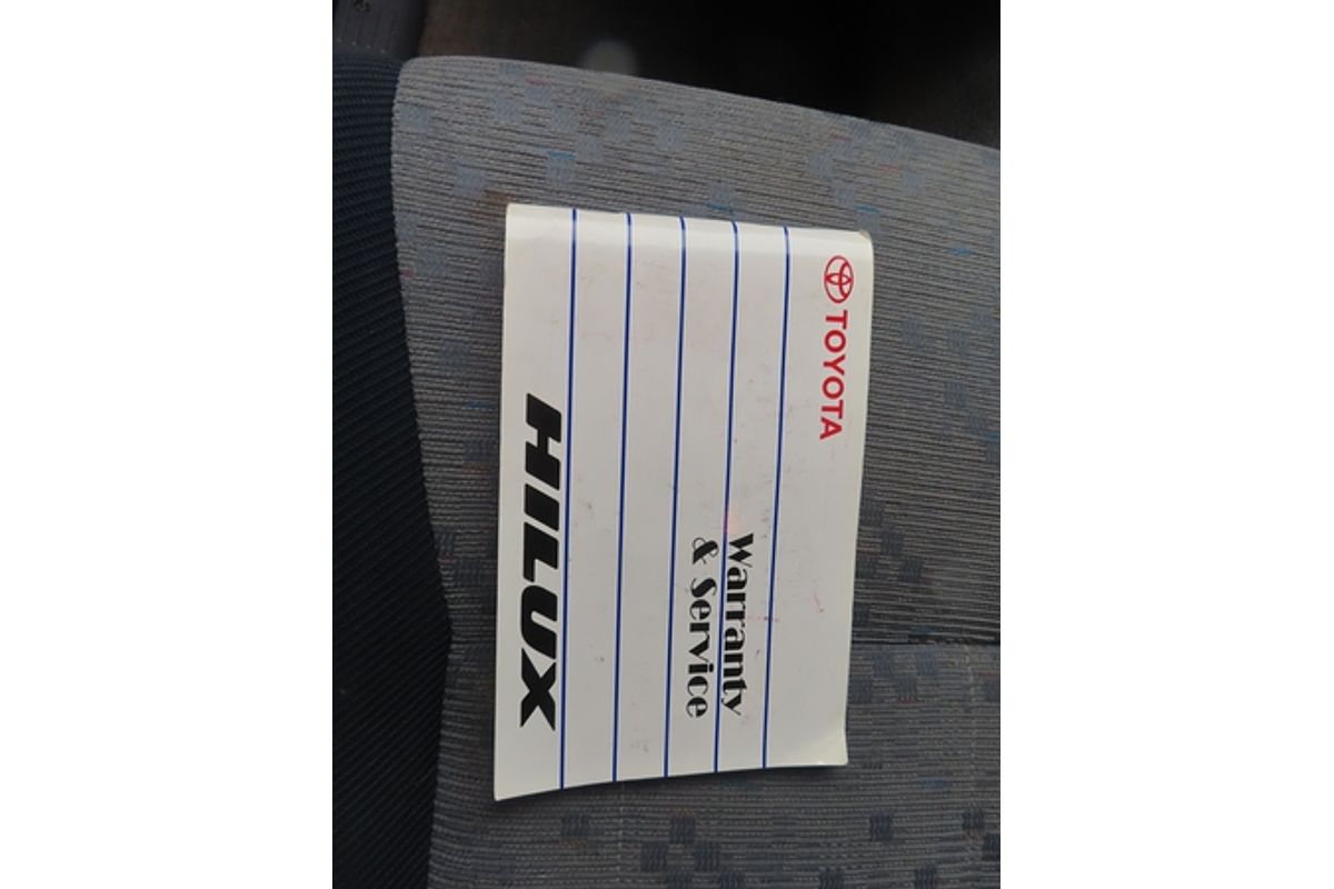 2005 Toyota Hilux SR5 KZN165R 4X4
