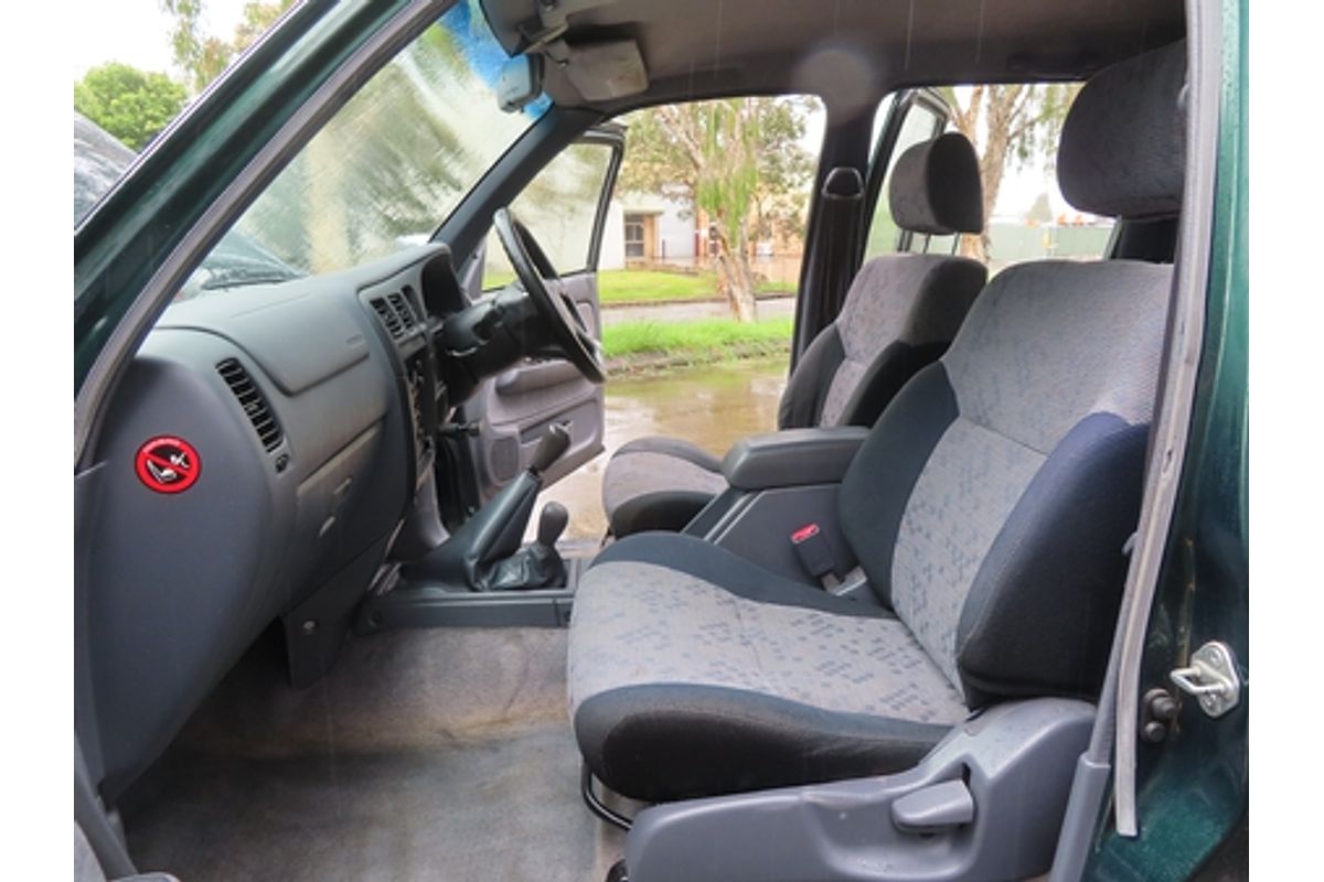 2005 Toyota Hilux SR5 KZN165R 4X4