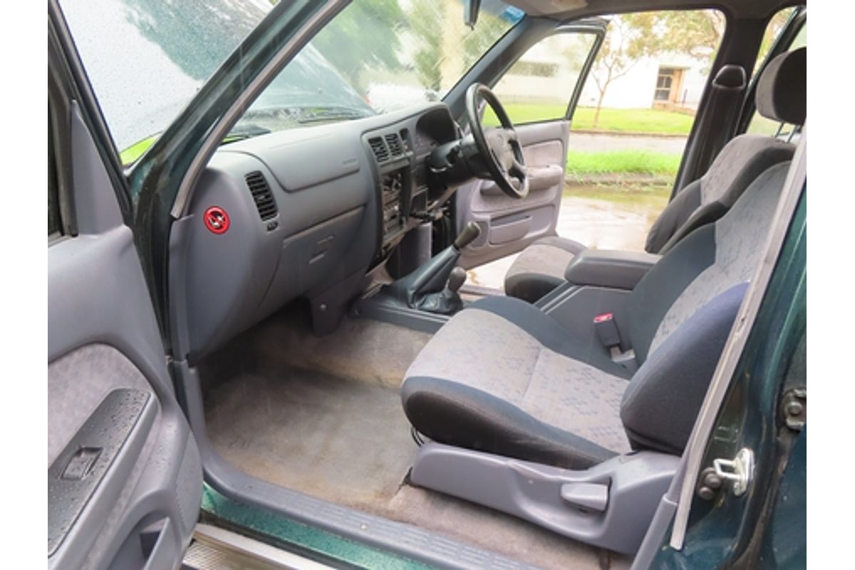 2005 Toyota Hilux SR5 KZN165R 4X4