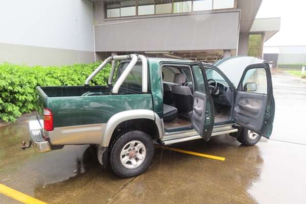 2005 Toyota Hilux SR5 KZN165R 4X4