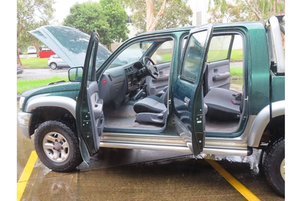2005 Toyota Hilux SR5 KZN165R 4X4