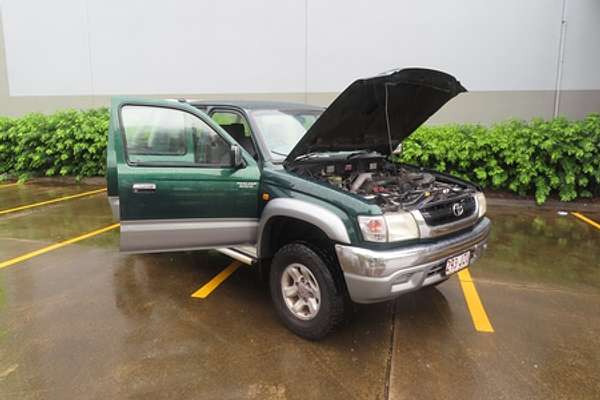 2005 Toyota Hilux SR5 KZN165R 4X4