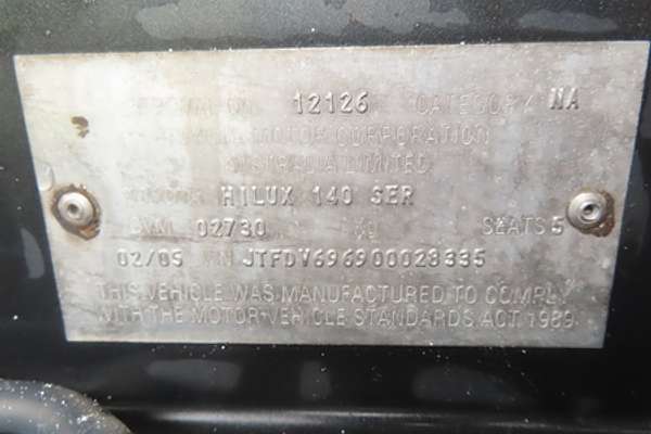 2005 Toyota Hilux SR5 KZN165R 4X4