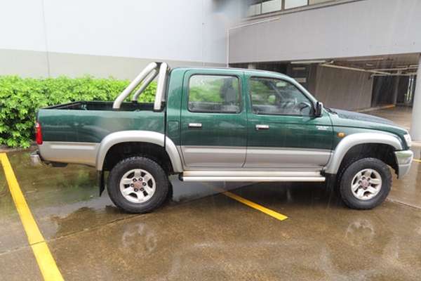 2005 Toyota Hilux SR5 KZN165R 4X4