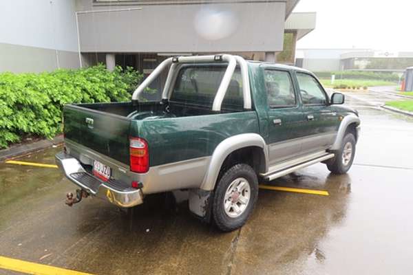 2005 Toyota Hilux SR5 KZN165R 4X4
