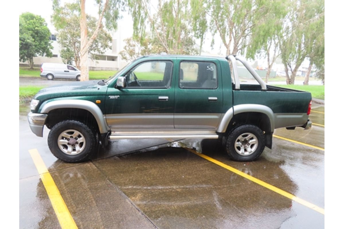 2005 Toyota Hilux SR5 KZN165R 4X4