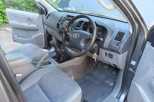2007 Toyota Hilux SR GGN25R 4X4