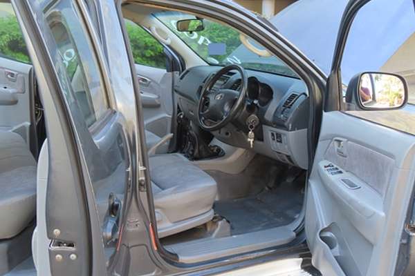 2007 Toyota Hilux SR GGN25R 4X4