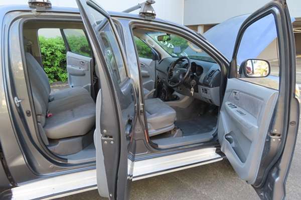 2007 Toyota Hilux SR GGN25R 4X4
