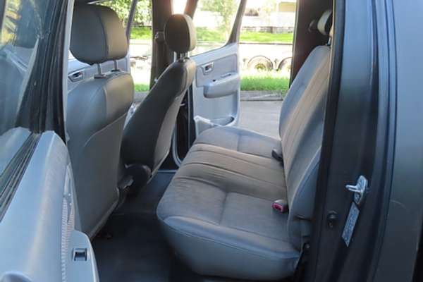 2007 Toyota Hilux SR GGN25R 4X4