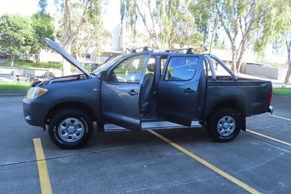 2007 Toyota Hilux SR GGN25R 4X4