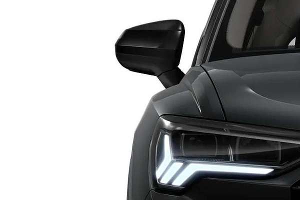 2025 Audi Q3 35 TFSI S line F3