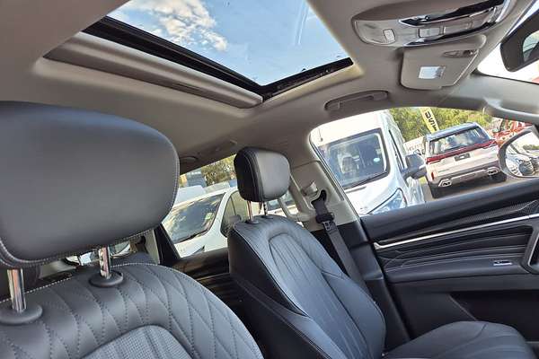 2025 LDV D90 Executive SV9A