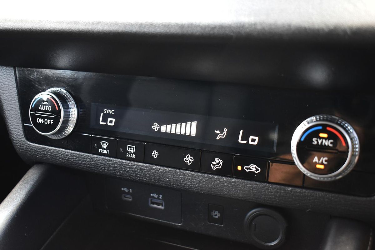 2023 Mitsubishi Outlander LS ZM