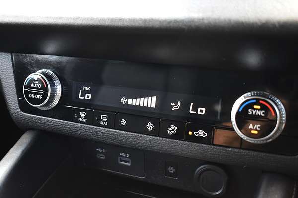 2023 Mitsubishi Outlander LS ZM