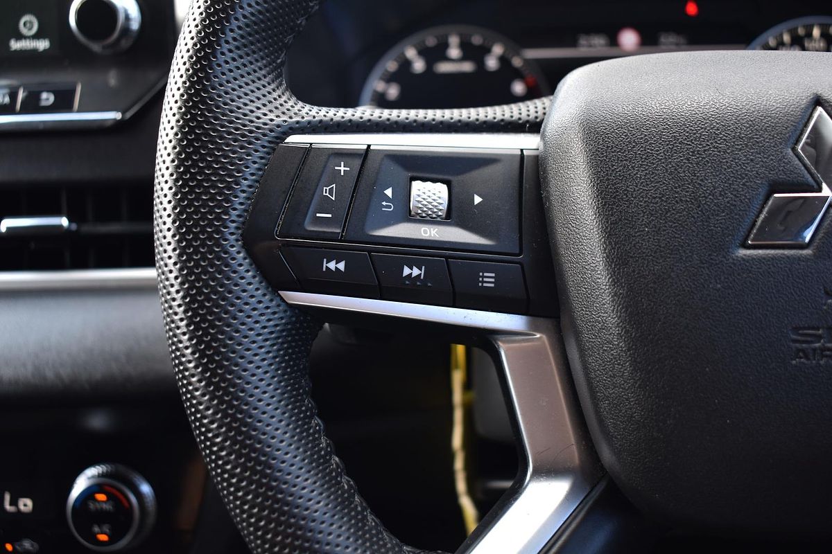 2023 Mitsubishi Outlander LS ZM