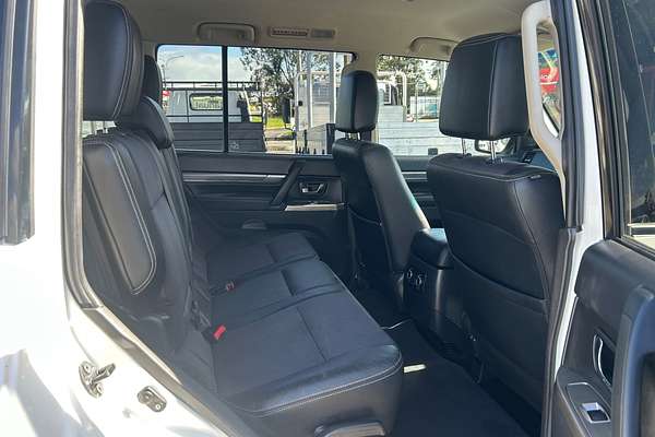 2016 Mitsubishi Pajero GLX NX