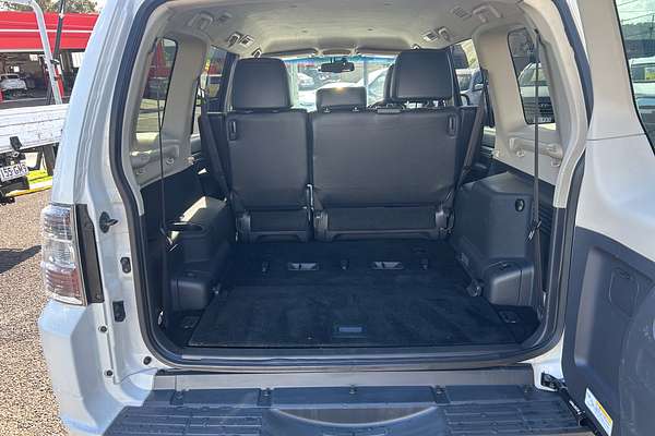 2016 Mitsubishi Pajero GLX NX