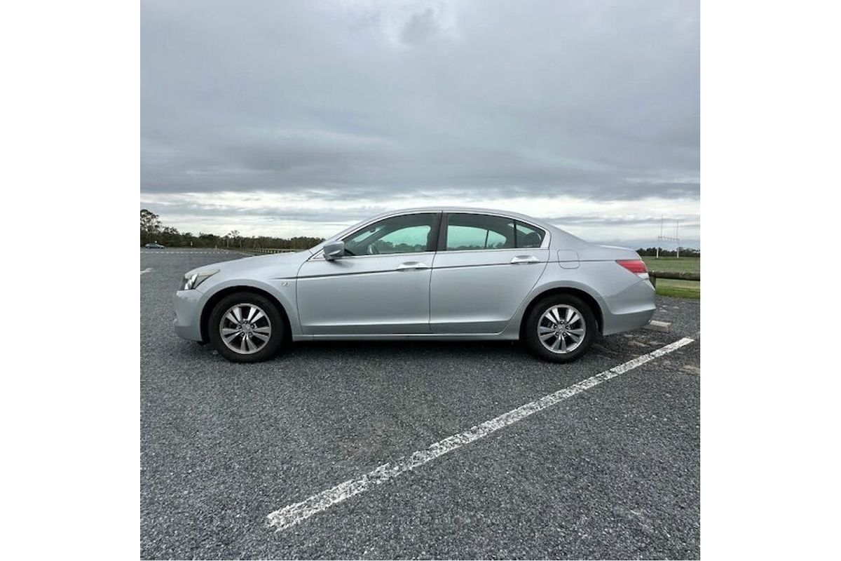 2009 Honda Accord Euro 10