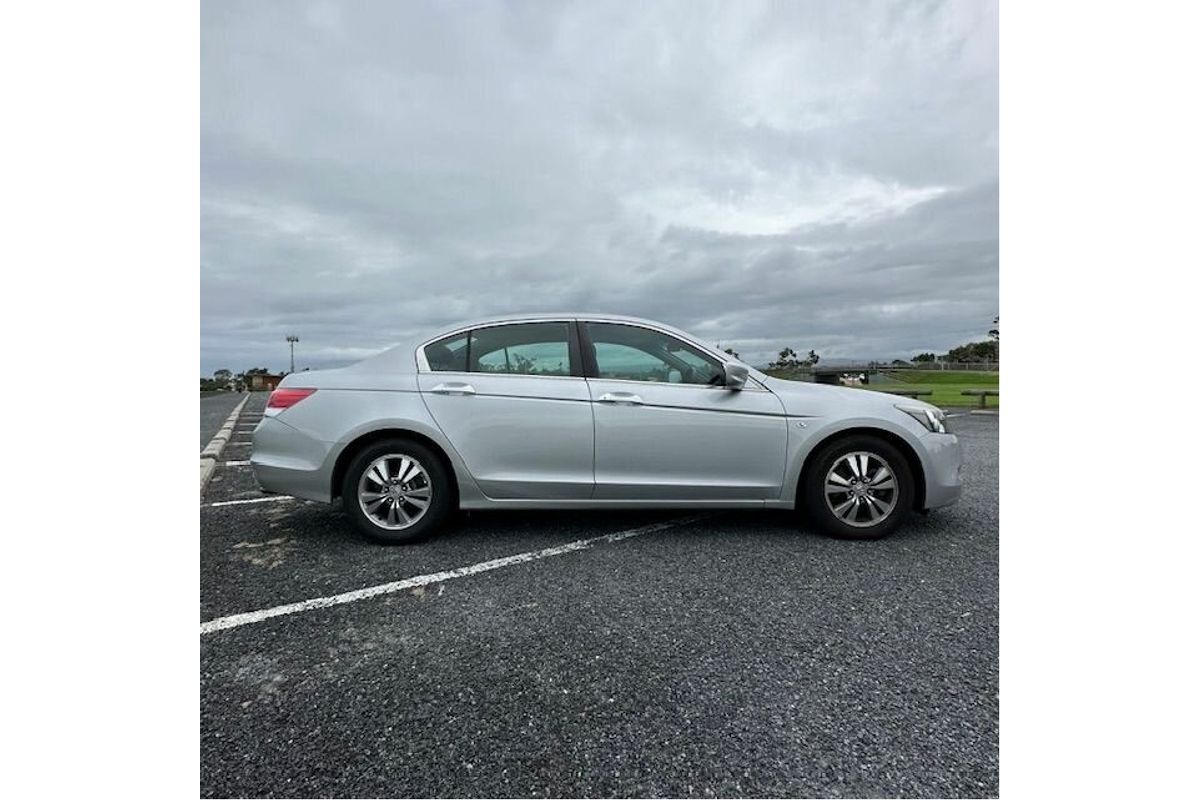 2009 Honda Accord Euro 10