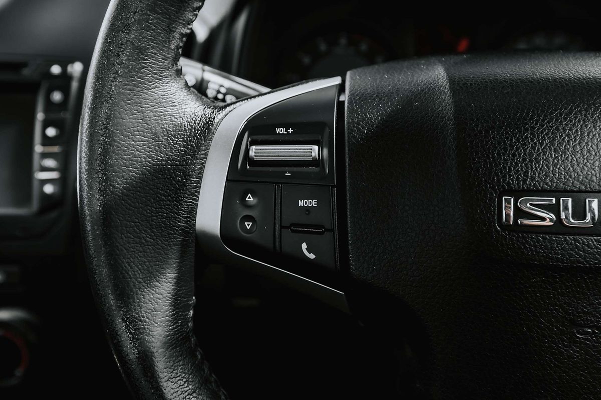 2019 Isuzu D-MAX SX High Ride Rear Wheel Drive