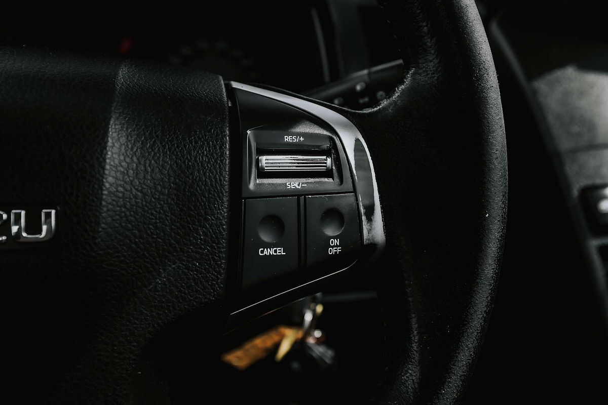 2019 Isuzu D-MAX SX High Ride Rear Wheel Drive