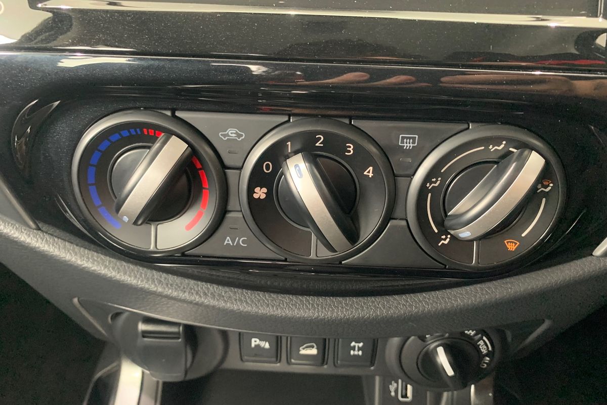 2024 Nissan Navara ST D23 4X4